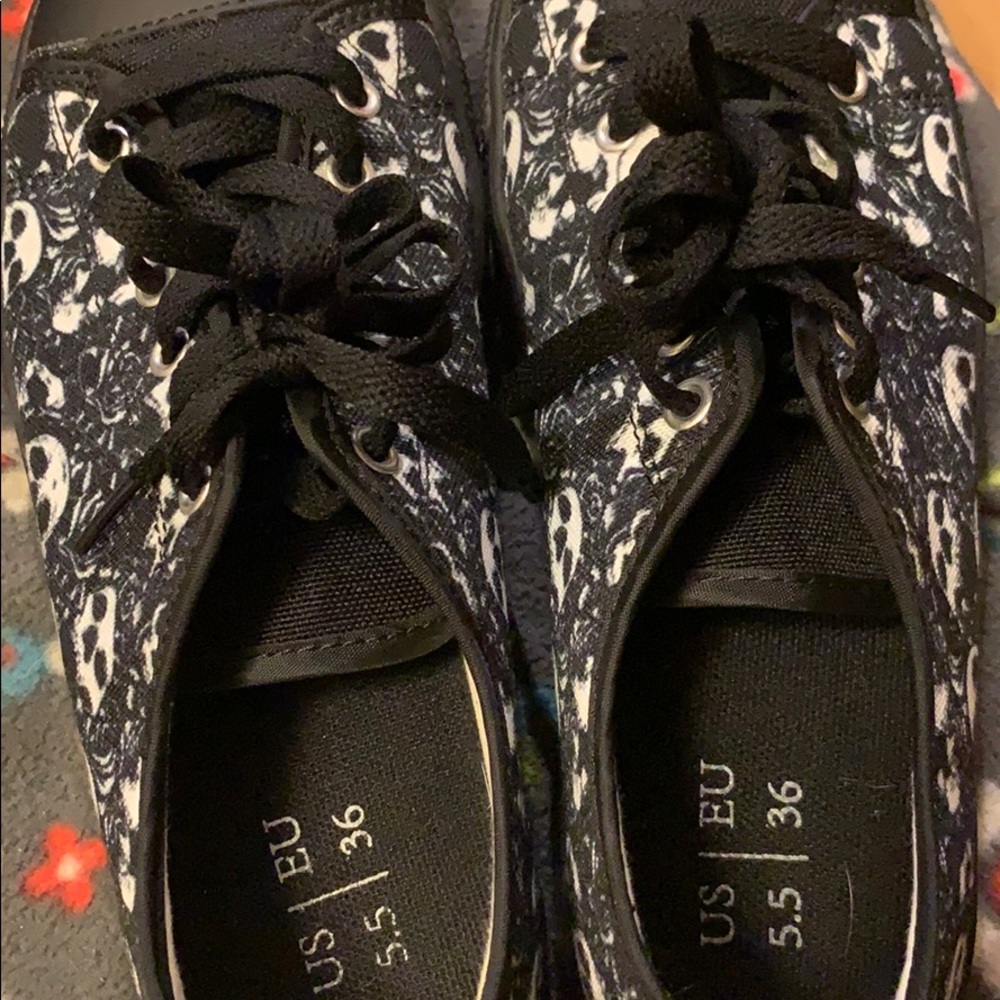 Skull sneakers